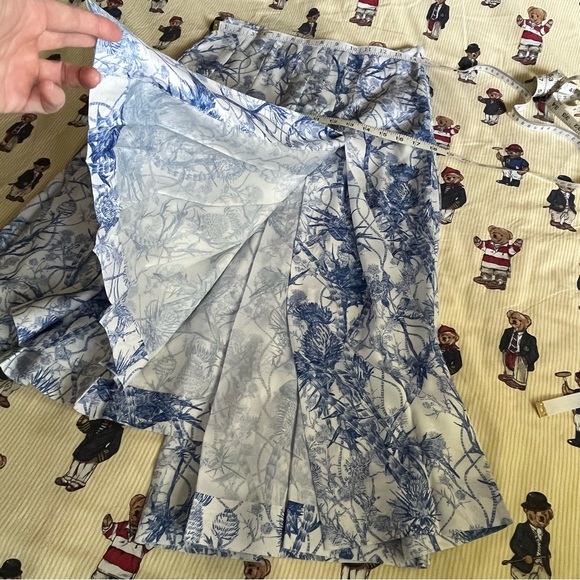 NWT Cedric Charlier Fantasy Print White on Garmentory Skirt / Size 6 - Picture 9 of 16